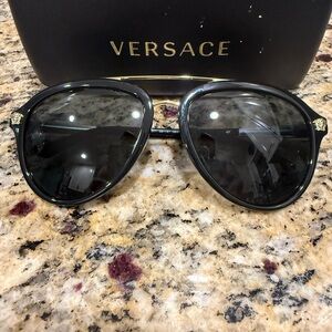 Versace Medusa Black Gold Aviator Round Sunglasses VE2199 Style w/ Case